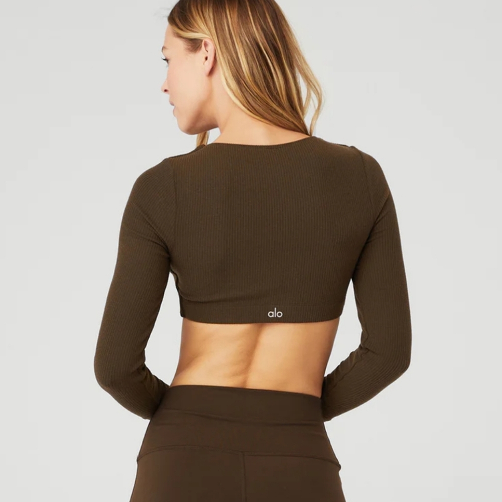 ALO Yoga Women's Ribbed Brown Long Sleeve Crop Top